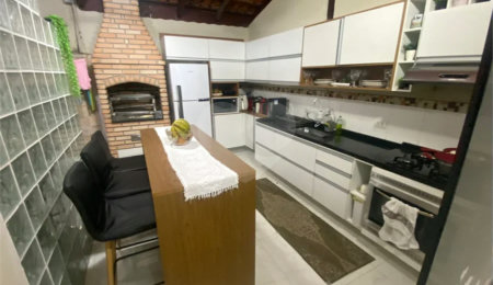 Casa à venda com 3 quartos, sendo 1 suíte,  no condomínio Village Millano, Mogi das Cruzes - SP
