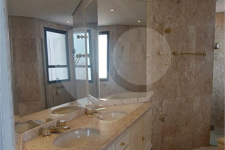 Apartamento à venda no Campo Belo de 245m² com 3 suítes e 3 vagas