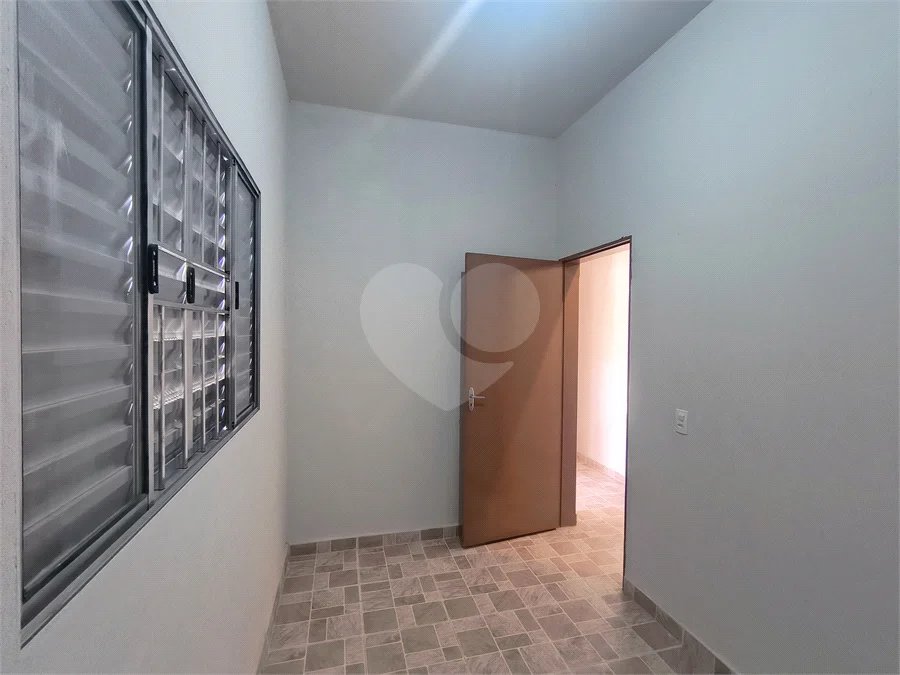 Casa para Locação no Jardim Pau Preto – Indaiatuba/SP - 3 dormitórios, quintal e garagem com portão manual