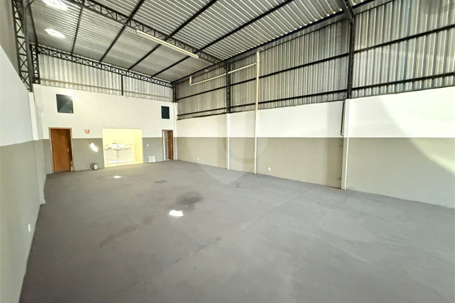 Salão Comercial para alugar no Bairro Água Branca