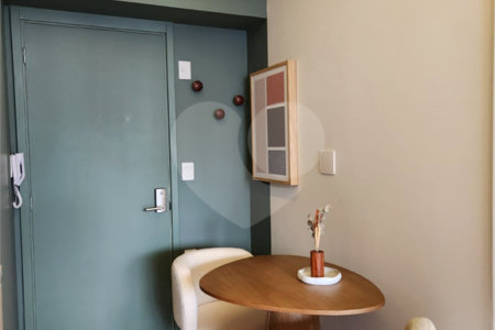 Studio 28M2 para locação em Moema Pássaros