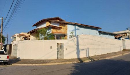 Sobrado à venda com 5 quartos, sendo 1 suíte, em Terra Nobre, Louveira, SP