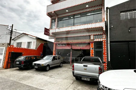 Galpão com 250m² , 4 vagas , para locação em Itaquera.
