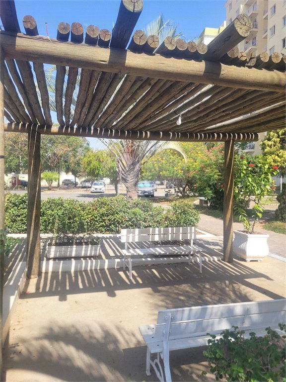 Indaiatuba - Venda - Apartamento no Condomínio Portal das Flores com 64 m², 3 dorms, sendo 2 com armários planejados, , WC social, cozinha planejada e totalmente integrada com a lavanderia, varanda, , 02 vagas de garagem. Excelente localização, a poucos metros do Shopping Polo, mercados, padaria,