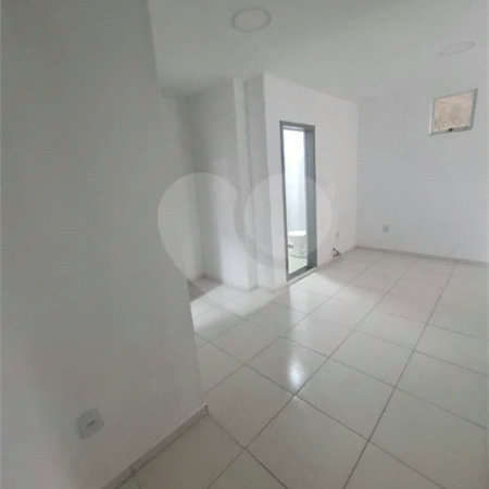 SOBRADO TIPO APARTAMENTO COM 1 QUARTO PARA LOCAÇÃO 42m² - SANTISSIMO