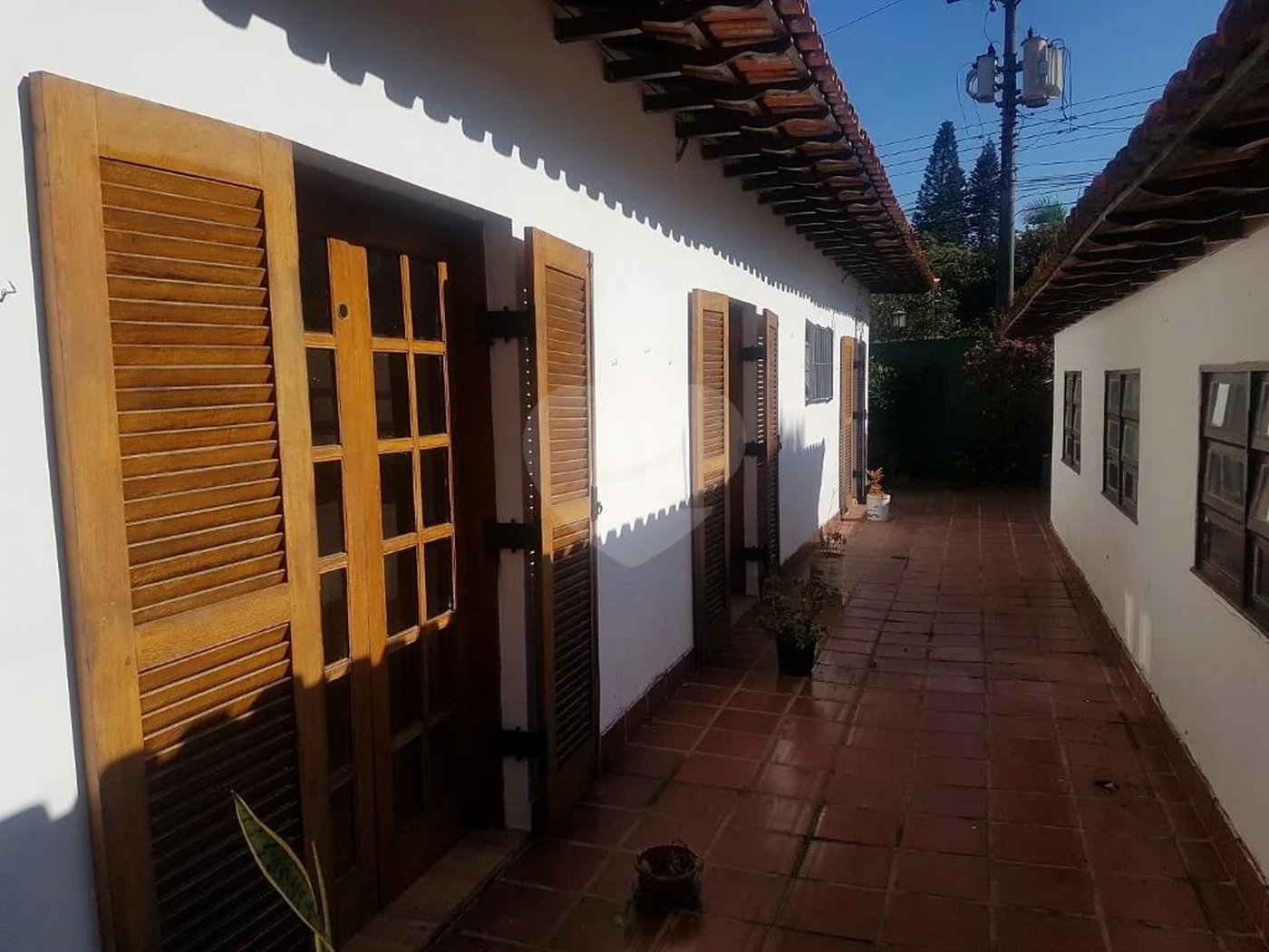 CASA TÉRREA PARA VENDA OU LOCAÇÃO COM 3 DORMITÓRIOS NO BOLSÃO DE INTERLAGOS