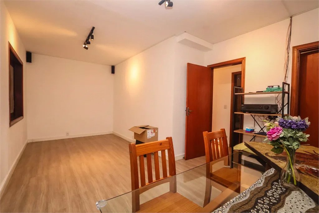 Sobrado à venda com 5 quartos, sendo 1 suíte, em Vila Sônia, São Paulo, SP