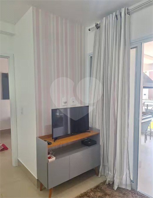 Apartamento com uma suíte para locação ao lado do Shopping Metrô Tatuapé. SP