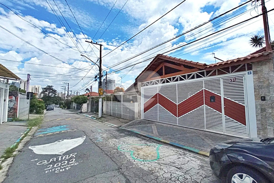 Casa Santa Teresinha | 4 Suítes | 280m² | 3 Vagas | Excelente Localização
