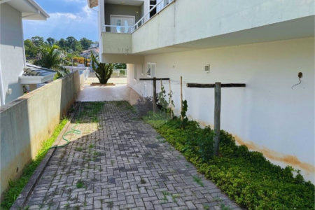 Apresento essa belíssima casa no Condomínio Delle Stelle - Louveira SP