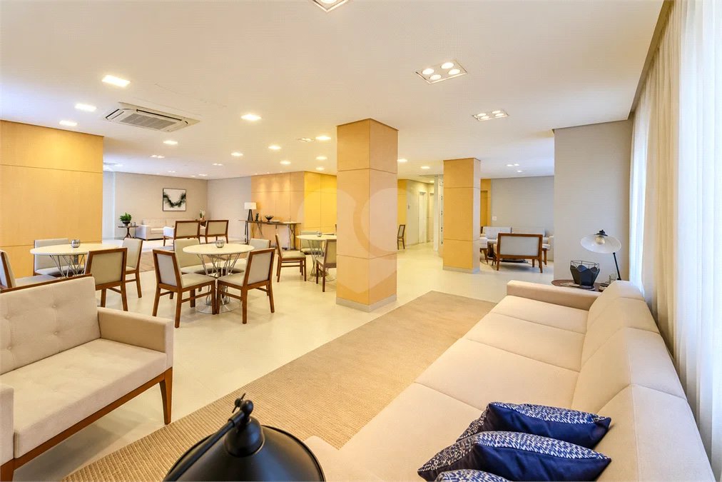 Apartamento de 127 m² em andar alto, com vista livre, 3 suítes planejadas, sacada gourmet envidraçada, 2 vagas e lazer completo, próximo ao Shopping Golden Square e à Avenida Kennedy.