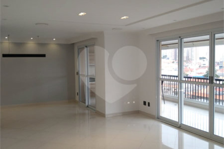 Apartamento 3 suítes, varanda gourmet, 3 vagas em Condomínio Clube na Mooca