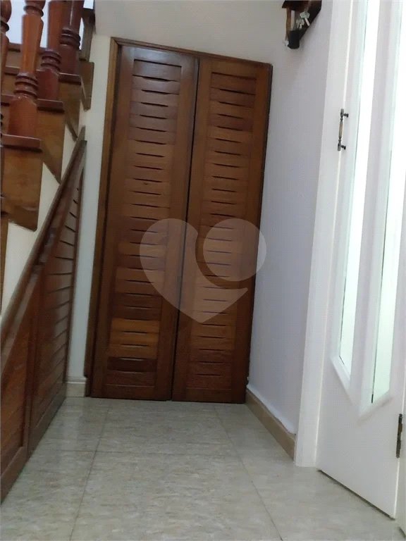 Casa com 324m², 4 dormitórios, sendo 1 suíte, 4 vagas, à venda no Jardim Las Vegas em Santo André.
