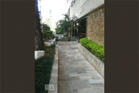 Apartamento no Cambuci com 2 dormitórios e vaga à venda