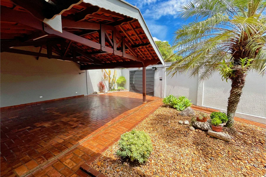 Casa à venda com 4 quartos, sendo 1 suíte,  em Loteamento Santa Rosa, Piracicaba, SP