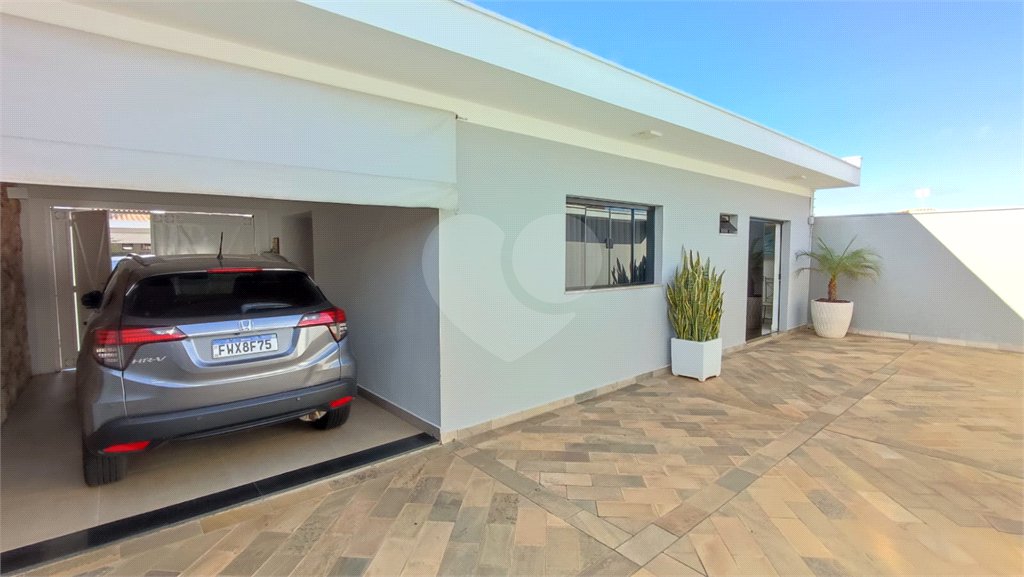 Casa com 3 dormitórios à venda no bairro Jardim Cardinalli, em São Carlos/SP