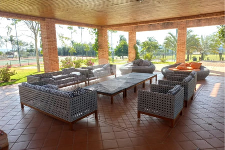 Terreno no condomínio Damha Golf em frente área de lazer com 1.404,40 m²