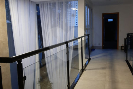 LINDO SOBRADO 3 SUITES 4 VAGAS JD DA SAÚDE ACEITA PERMUTA.
