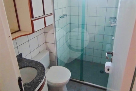 Apartamento na Saúde - 2 quartos com 1 suíte, varanda e 2 vagas