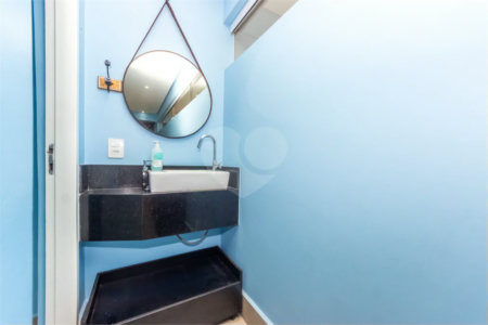 Casa em condomínio à venda na Granja Julieta