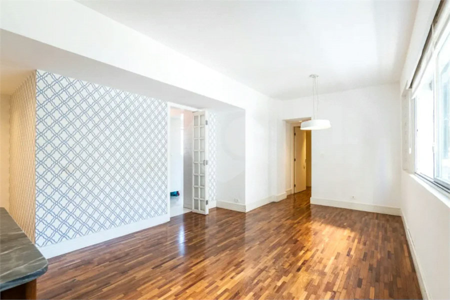 Apartamento para venda em Moema com 2 quartos, sendo 2 suítes, 70m²