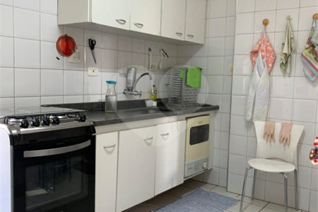 EXCELENTE APARTAMENTO 3DRMS 1STE - AREJADO E ILUMINADO NATURALMENTE