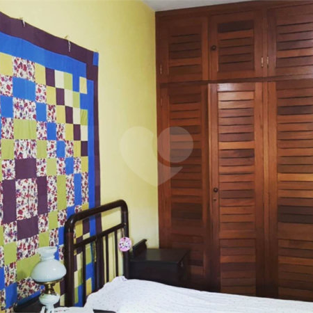 Casa térrea com piscina para venda no Parque Santa Marta