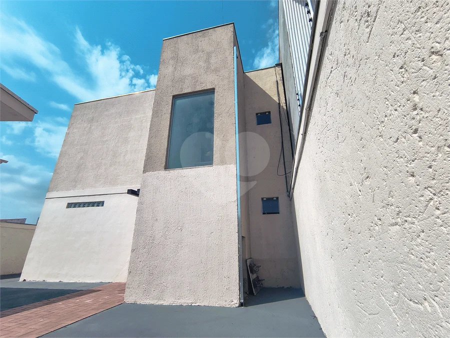 Casa com Suíte Master, Closet, Piscina e Espaço Gourmet Próxima ao Parque Ecológico- 03 quartos -com quintal