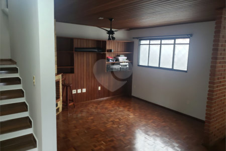 Casa à Venda na Região Central de São Carlos - Excelente Localização