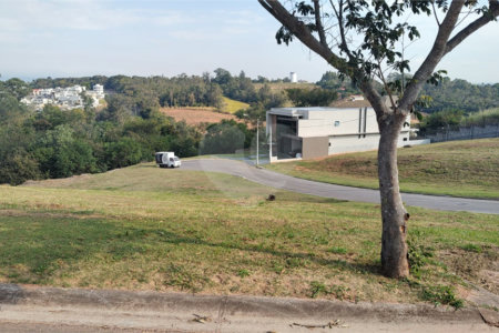Belo terreno no Condomínio Santa Isabel II - Louveira SP.