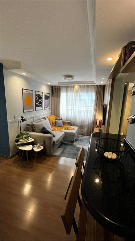 Apartamento à venda na Vila Mariana, reformado,com 71m² com 2 dormitórios e 1 vaga,Aceita e estuda Permuta ( sujeito a avaliação).
