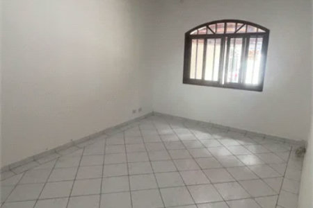 Sobrado à venda com 4 quartos, sendo 1 suíte, em Jardim Ester Yolanda, São Paulo, SP