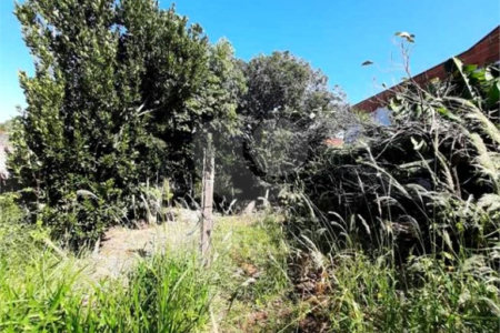 Terreno com 400,00 m² no Centreville.