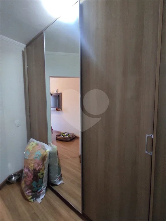 Sensacional sobrado c/ quintal e 3 dorms enormes com varanda! 12 min andando p/o metrô P Inglesa!
