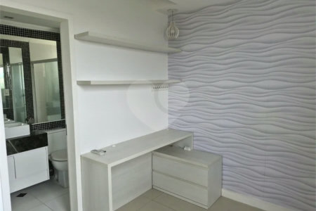 Oportunidade na Vila Leopoldina! Imóvel de 69m2, com 3 dorm., sendo 1 suíte, 2 banheiros, sala, cozinha e 2 vagas. Com ar condicionado em 2 dorm.