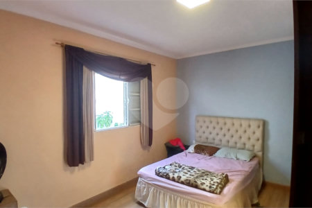 Casa à venda na região do Santa Felícia.