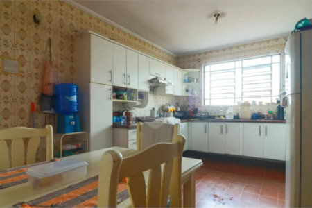 Casa com 210m² , 3 dormitórios , sendo 1 suíte , 2 vagas , à venda no Jabaquara.