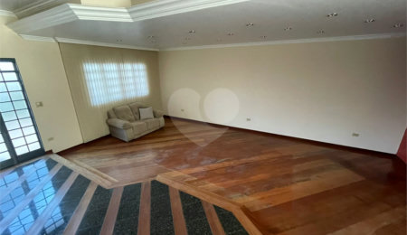 Casa à venda com 5 quartos, sendo 2 suítes,  em Parque Santa Marta, São Carlos, SP