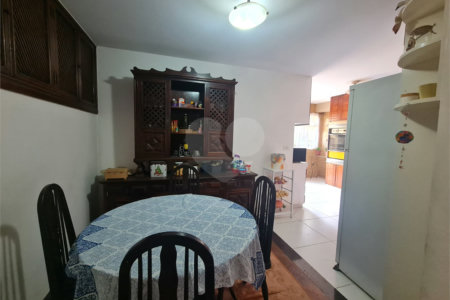 Casa à venda com 3 quartos, sendo 1 suíte, em Interlagos, São Paulo, SP