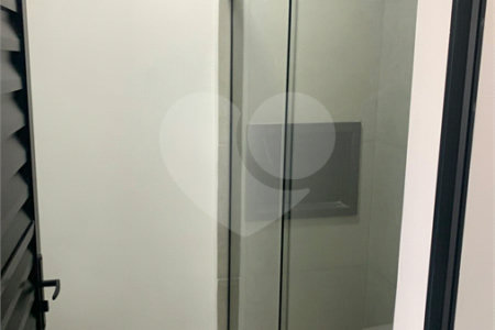 PRÉDIO / GALPÃO COMERCIAL À VENDA OU LOCAÇÃO Jardim Arapongas • Guarulhos/SP