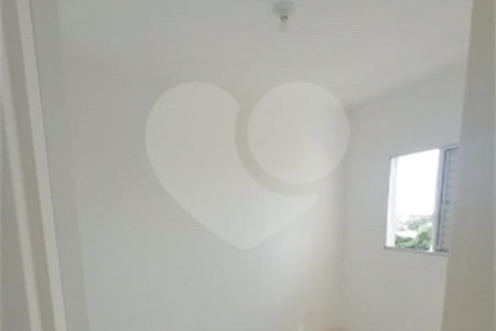 Apartamento no Condomínio Flor de Liz.
