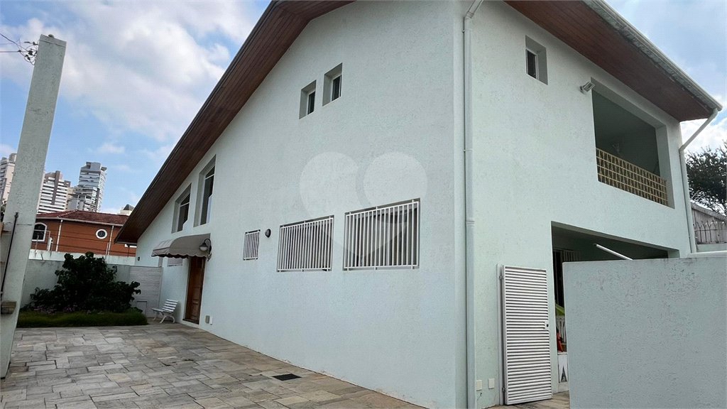 Casa à venda com 3 suítes em Vila Cordeiro, São Paulo, SP