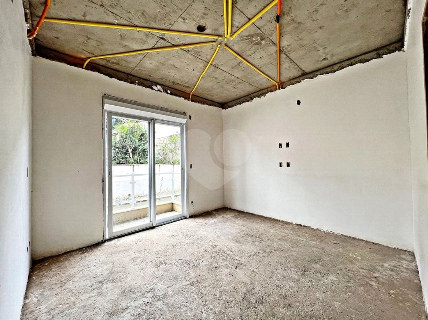 Casa de Alto Padrão à Venda em Condomínio Fechado no Barro Branco | 4 Suíte | 6 Vagas