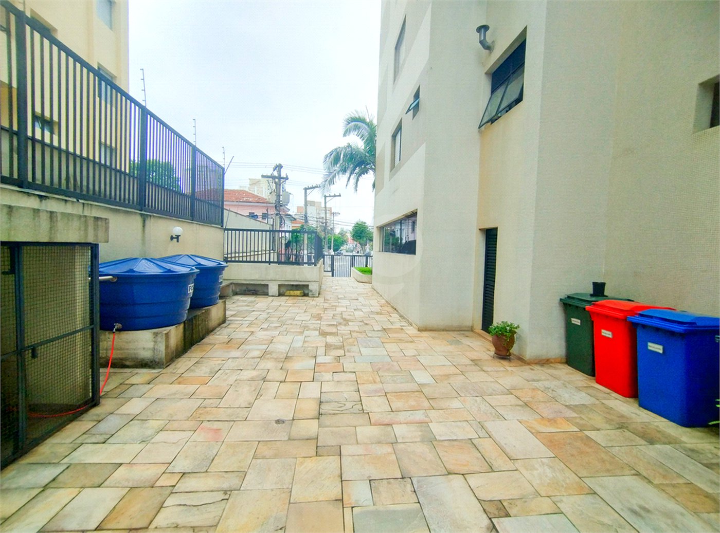 Apartamento na Saúde - 2 quartos com 1 suíte, varanda e 2 vagas