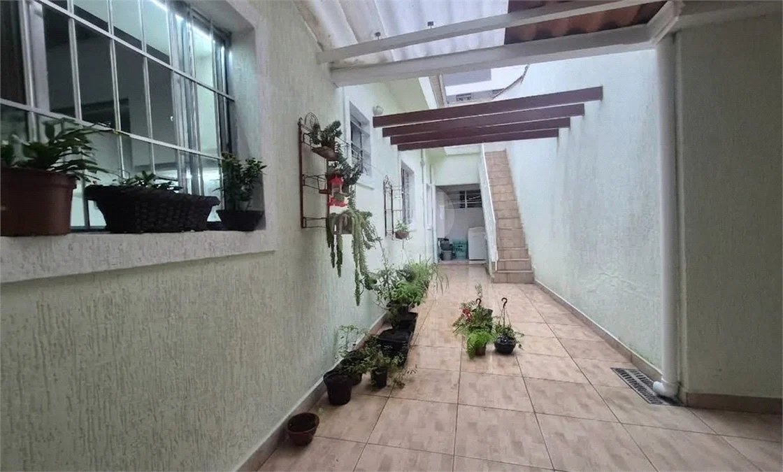 Casa de vila com 3 dormitórios sendo 2 suítes em Santana