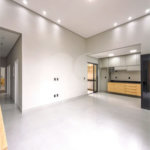 Indaiatuba - Jardim Bom sucesso - Área total: 150m² - Área construída: 115m² - 3 dormitórios sendo 1 suíte com armário planejado;Sala para dois ambientes; Banheiros com box gabinetes e espelhos; Área gourmet com churrasqueira a carvão e móveis planejados; Lavanderia coberta; Ar condicionado na sala