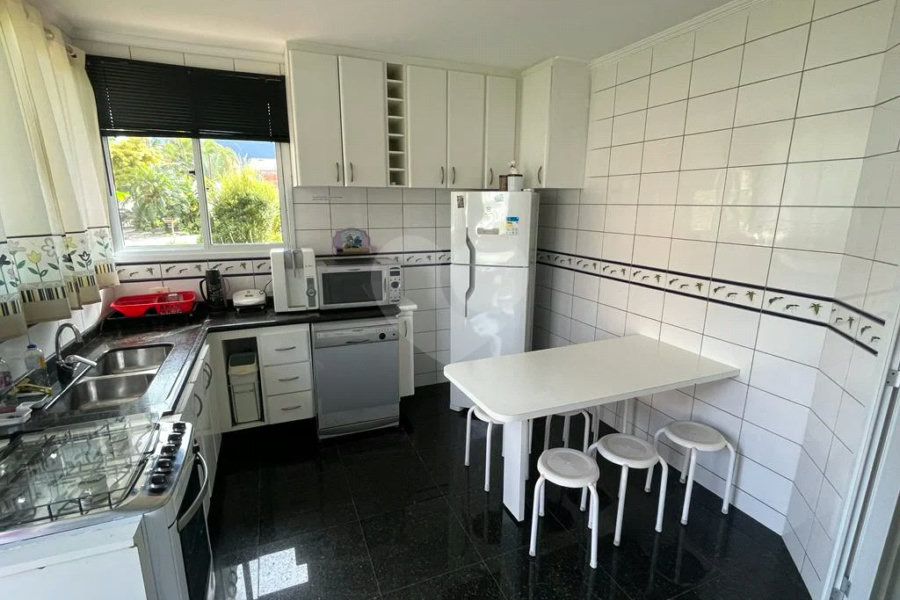 Casa à venda com 6 quartos, sendo 5 suítes, em Morada da Praia, Bertioga, SP
