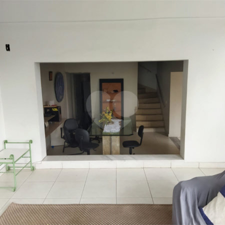 Vende Sobrado com 180m² - Vila Santa Catarina