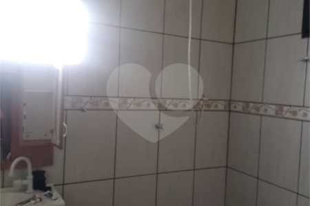 Casa térrea para venda, com 3 dormitórios, sendo 1 suíte.