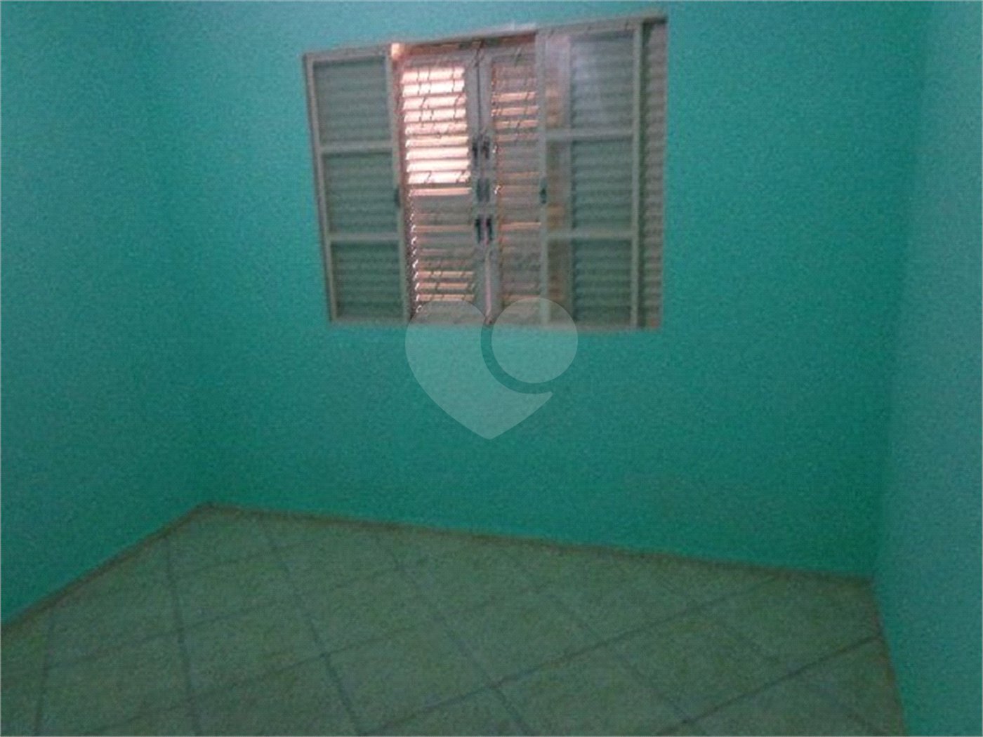 Casa Térrea com 2 dormitórios.